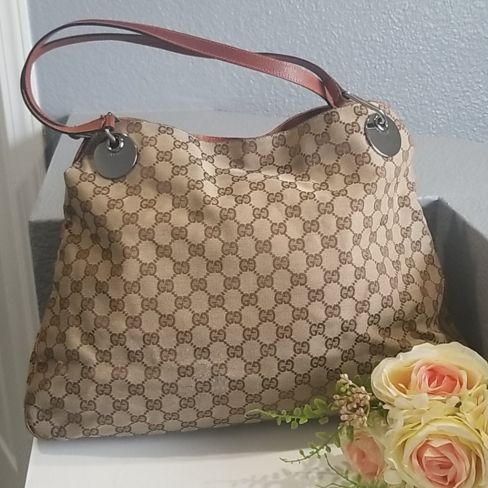 ๐ Gorgeous & authentic Gucci Eclipse bag ๐ - Picture 2 of 12